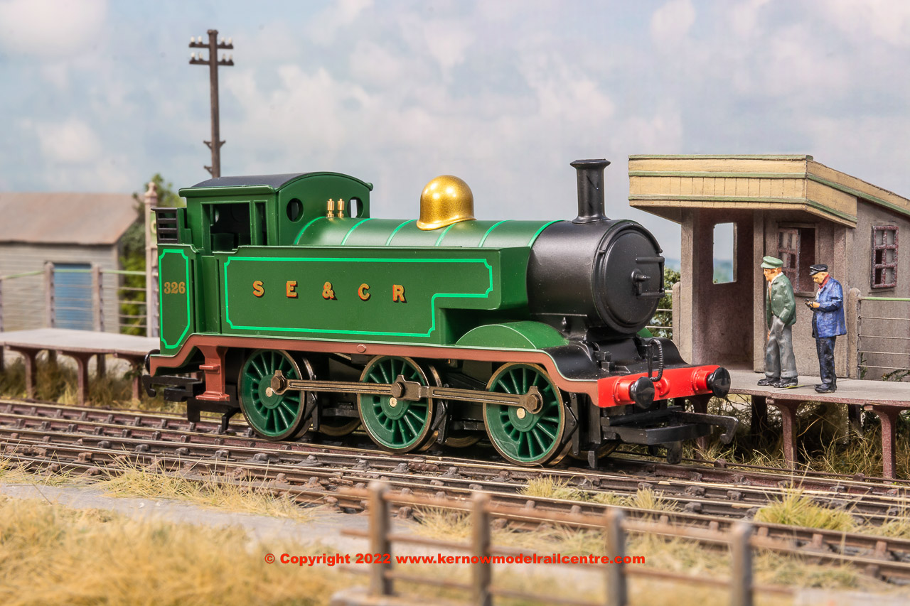 R30039 Hornby Railroad 0-6-0 Steam Locomotive number 326 in SECR livery - Era 2